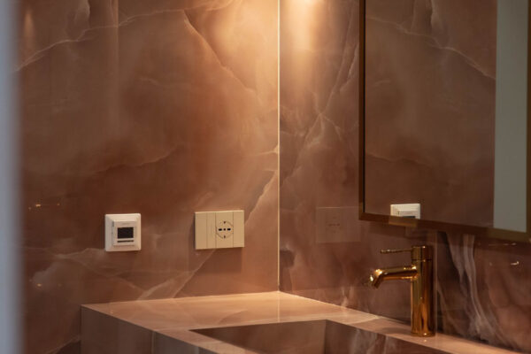 93446D9F-1DAA-42BE-9666-55249EFA5154